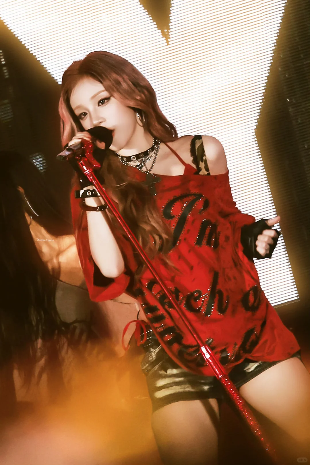 宋雨琦你也太会钓了吧！！！水弹舞台辣成这样