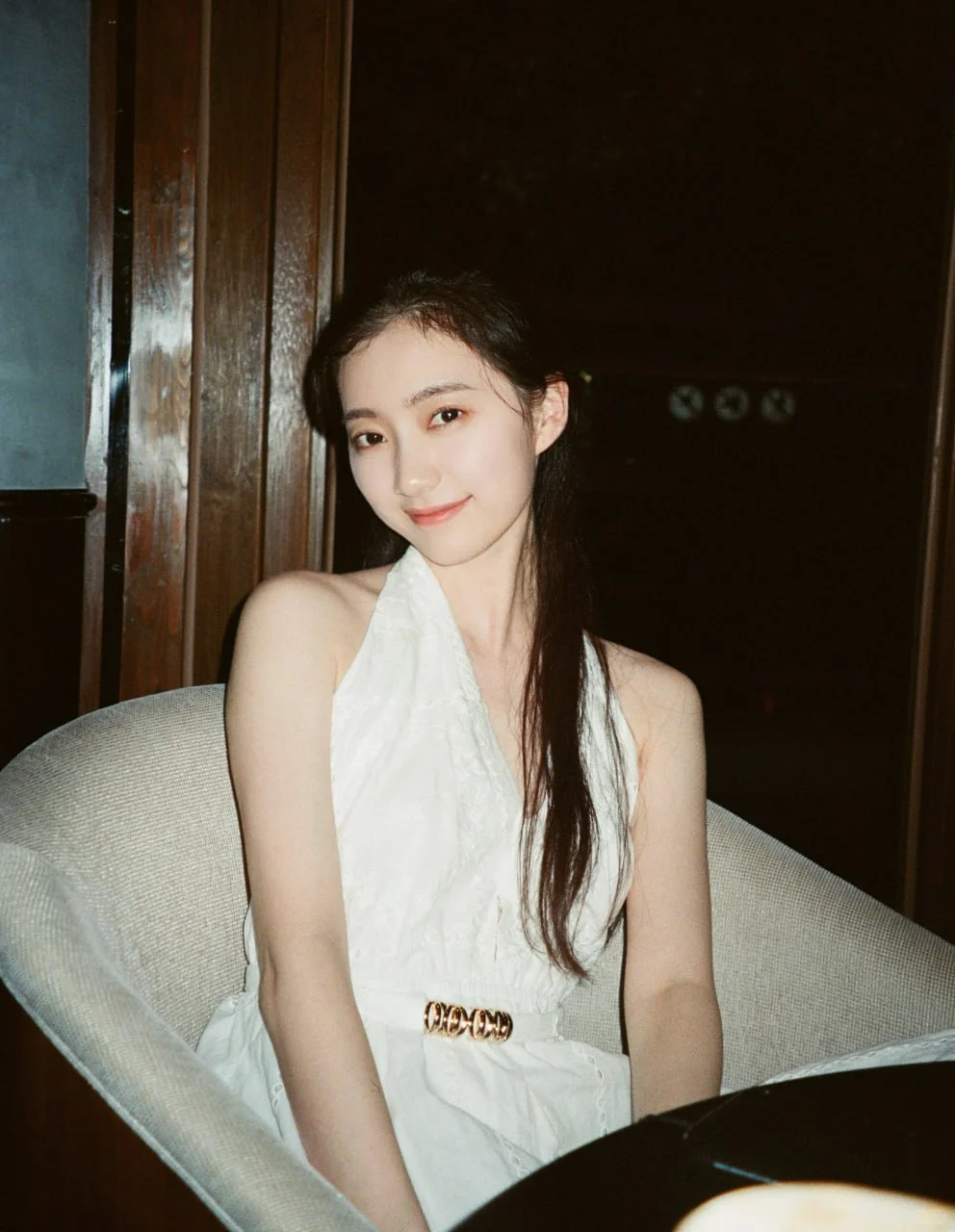 谁能想到 “电影感写真” 是 AI 生成的？