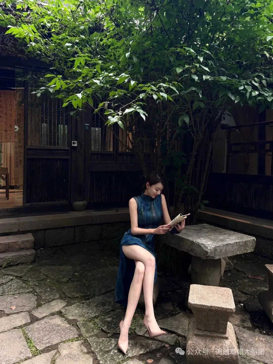 腿子白到发光！