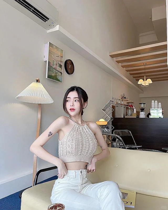 [ins美女]长相甜美的大长腿美女模特写真3