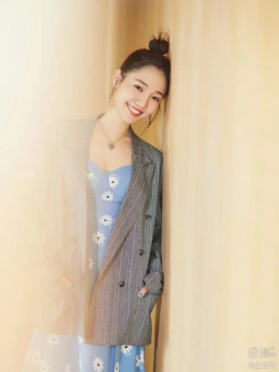 青岛青春活力干练风女明星——白百合