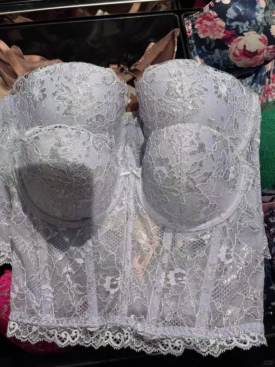 出维多利亚的秘密胸衣