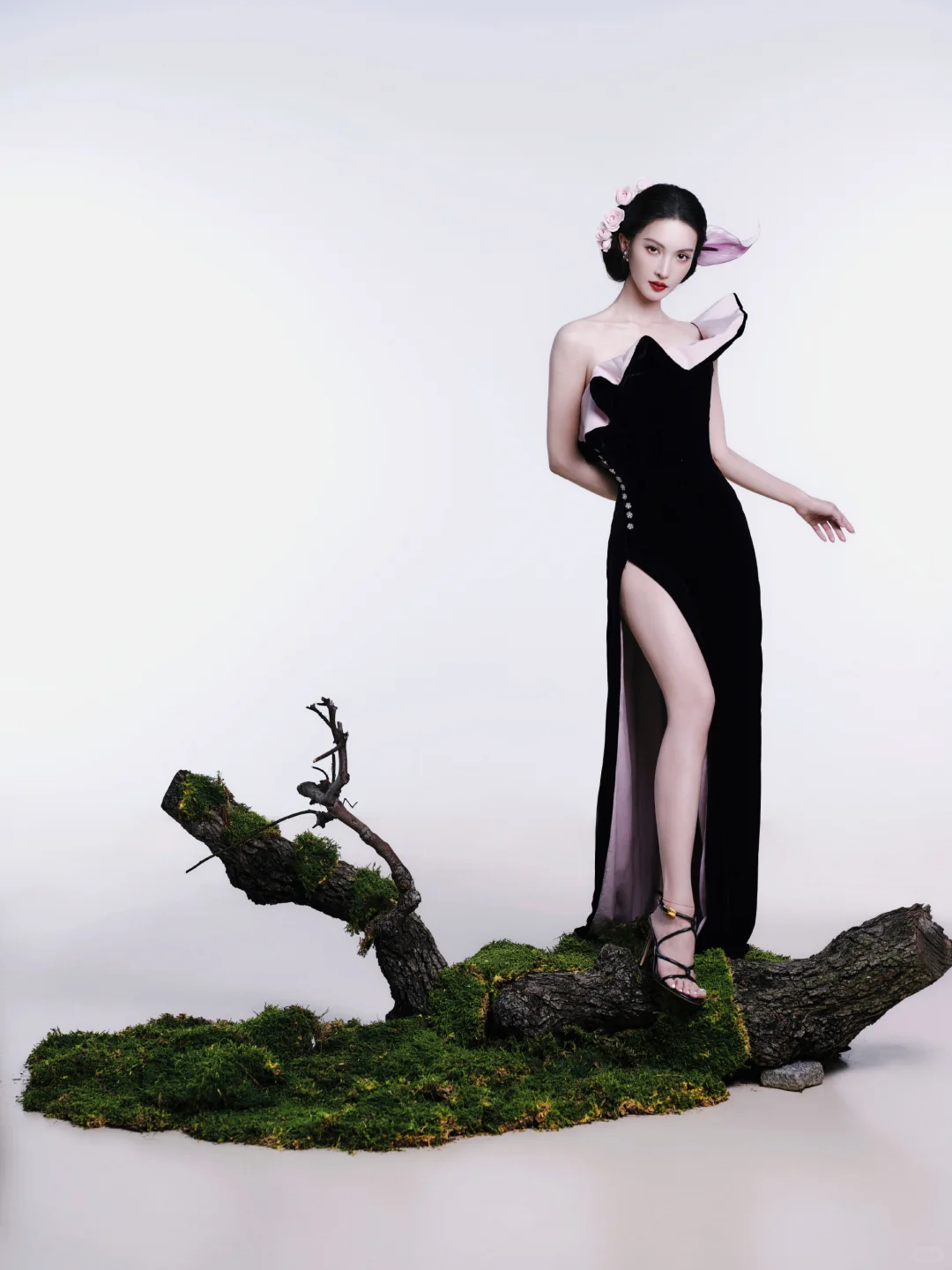 金晨，性感开叉长裙，大长腿