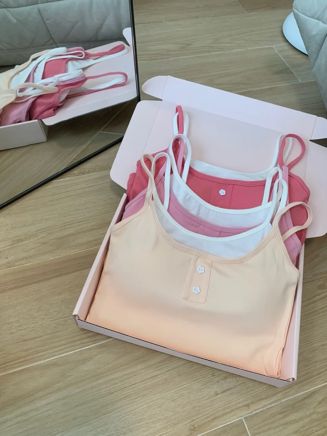 秋季上新实拍～老婆们要上这个款吗！纠结😐