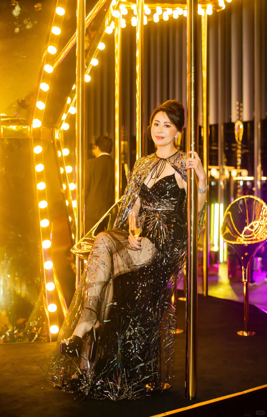 刘嘉玲，性感优雅风韵犹存