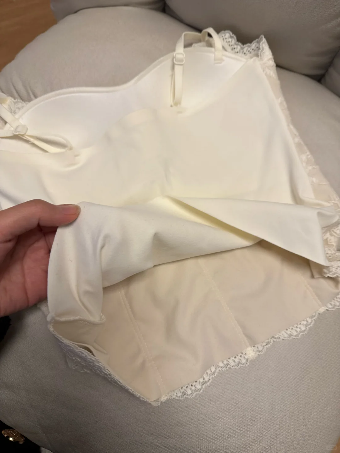 怎么会有这么仙的蕾丝吊带背心