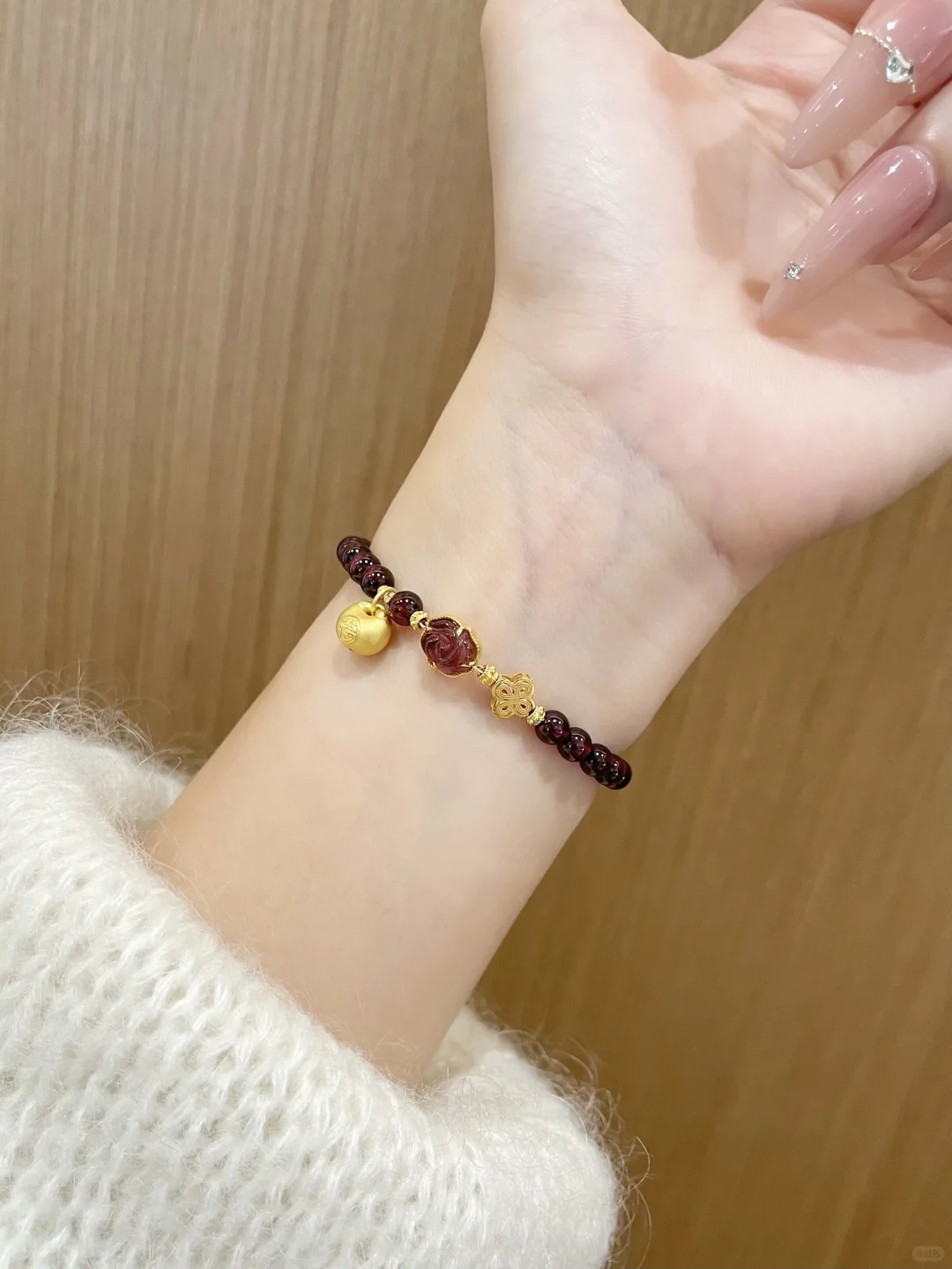 女孩子一定要戴的石榴石‼️