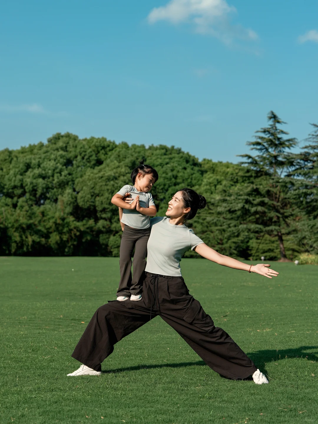 日落、草坪、瑜伽，与自然交朋友