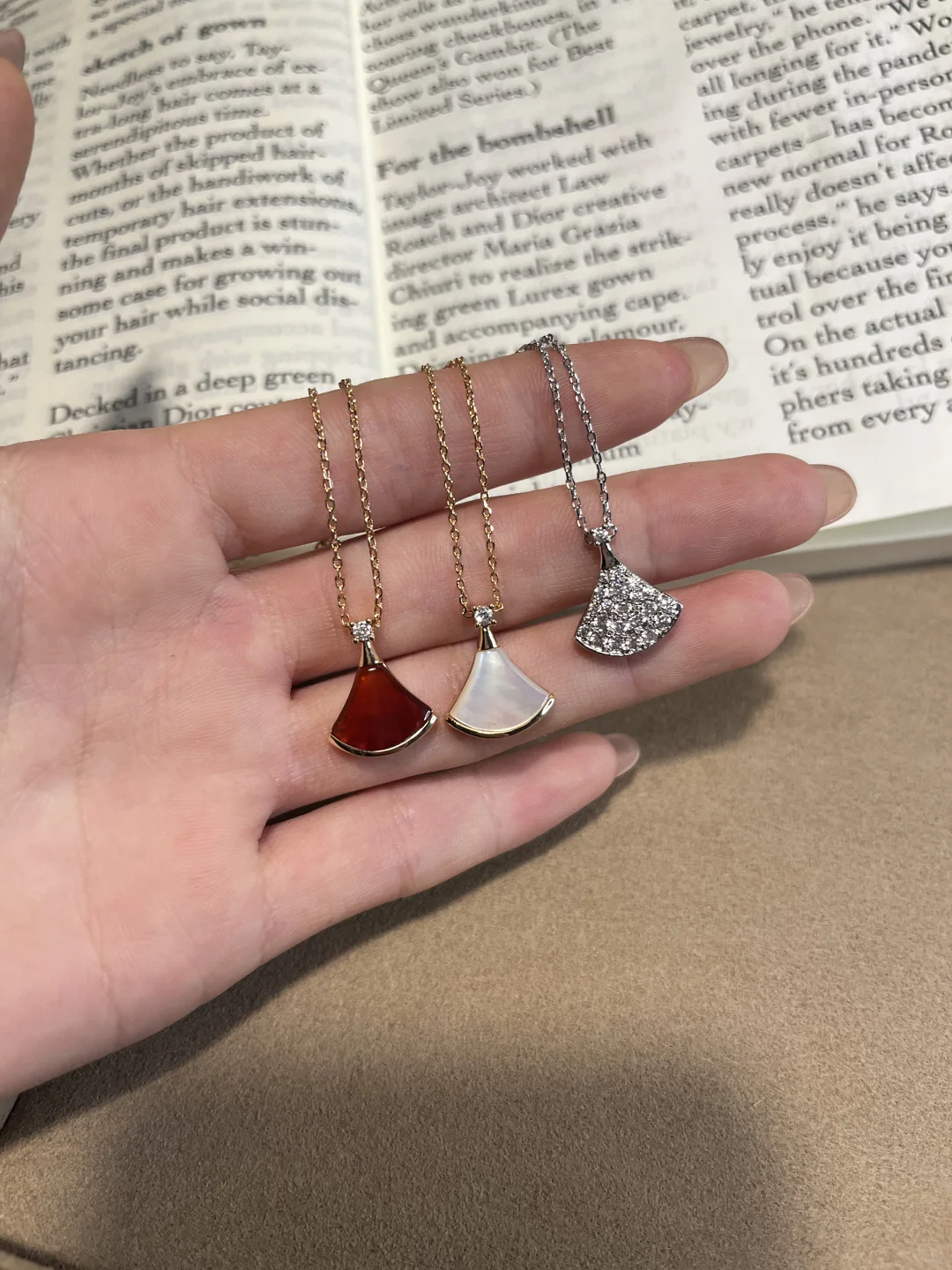 比秋冬第一杯奶茶先到的是第一条小裙子😝