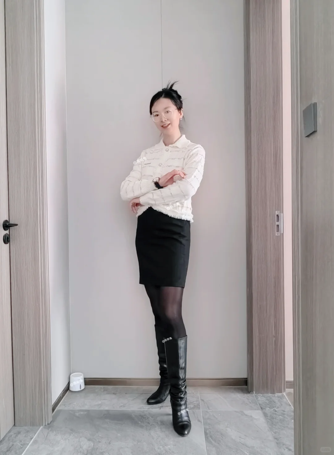 奶白毛衣➕包臀裙+长靴｜秋冬氛围感拿捏