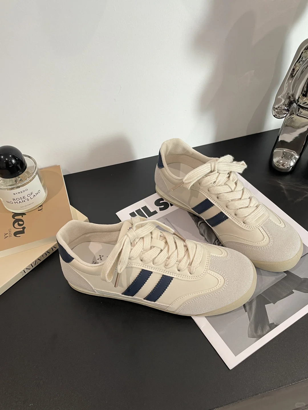 几十块买的！没踩坑之软乎乎的平底德训鞋！