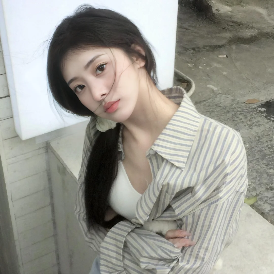 𝙒𝙚𝘾𝙝𝙖𝙩 女生头像🌨️