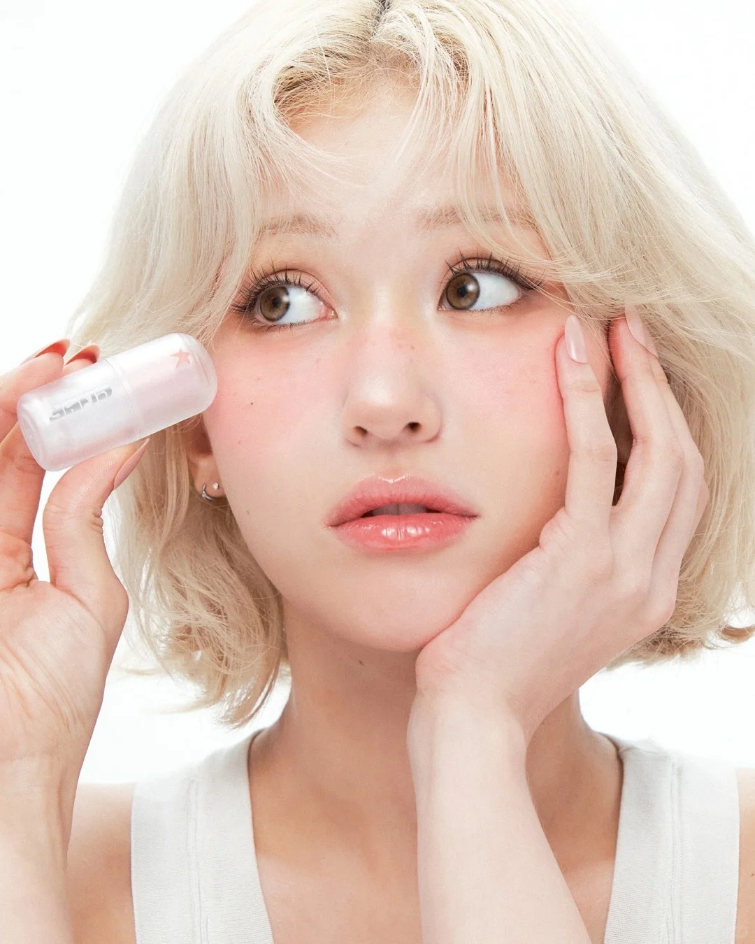 Somi彩妆新品模特图！GLYF上脸也太美了