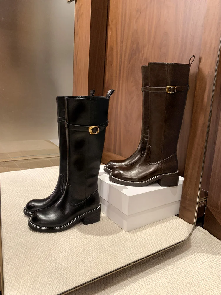 冬日腿精女孩☕扣子长靴的时髦感好顶！