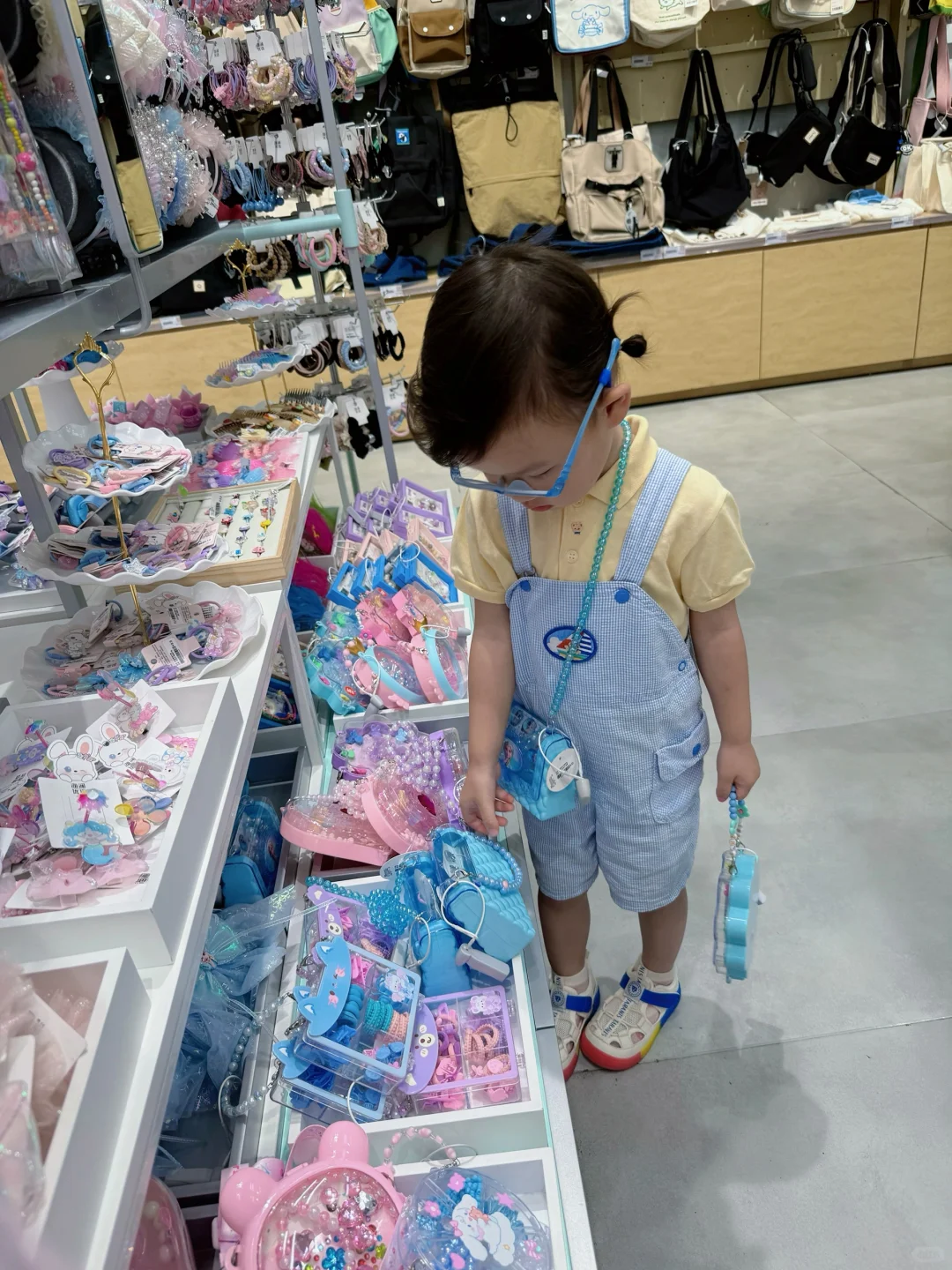 女孩子爱美之心觉醒啦