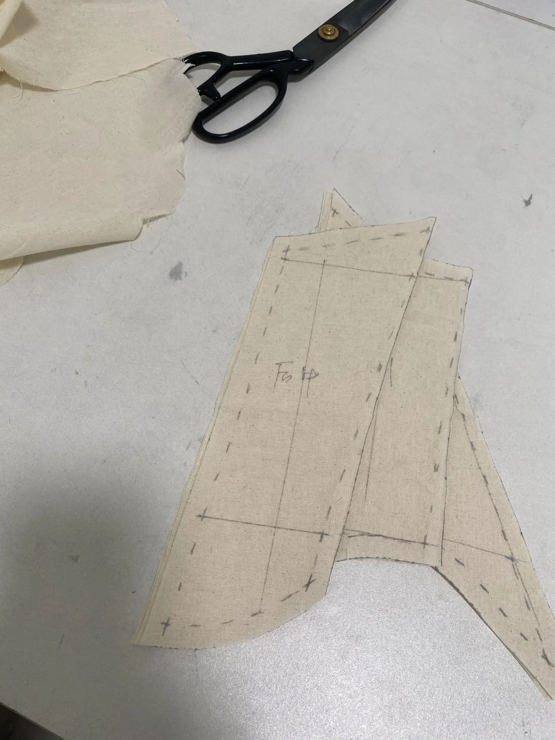 一些胸衣的制作过程与细节