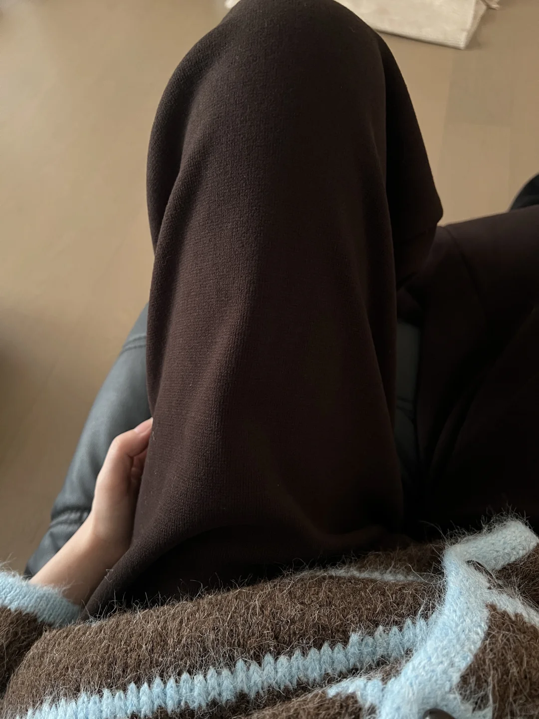 降温后我的腿直接和这条加绒直筒裤锁住了