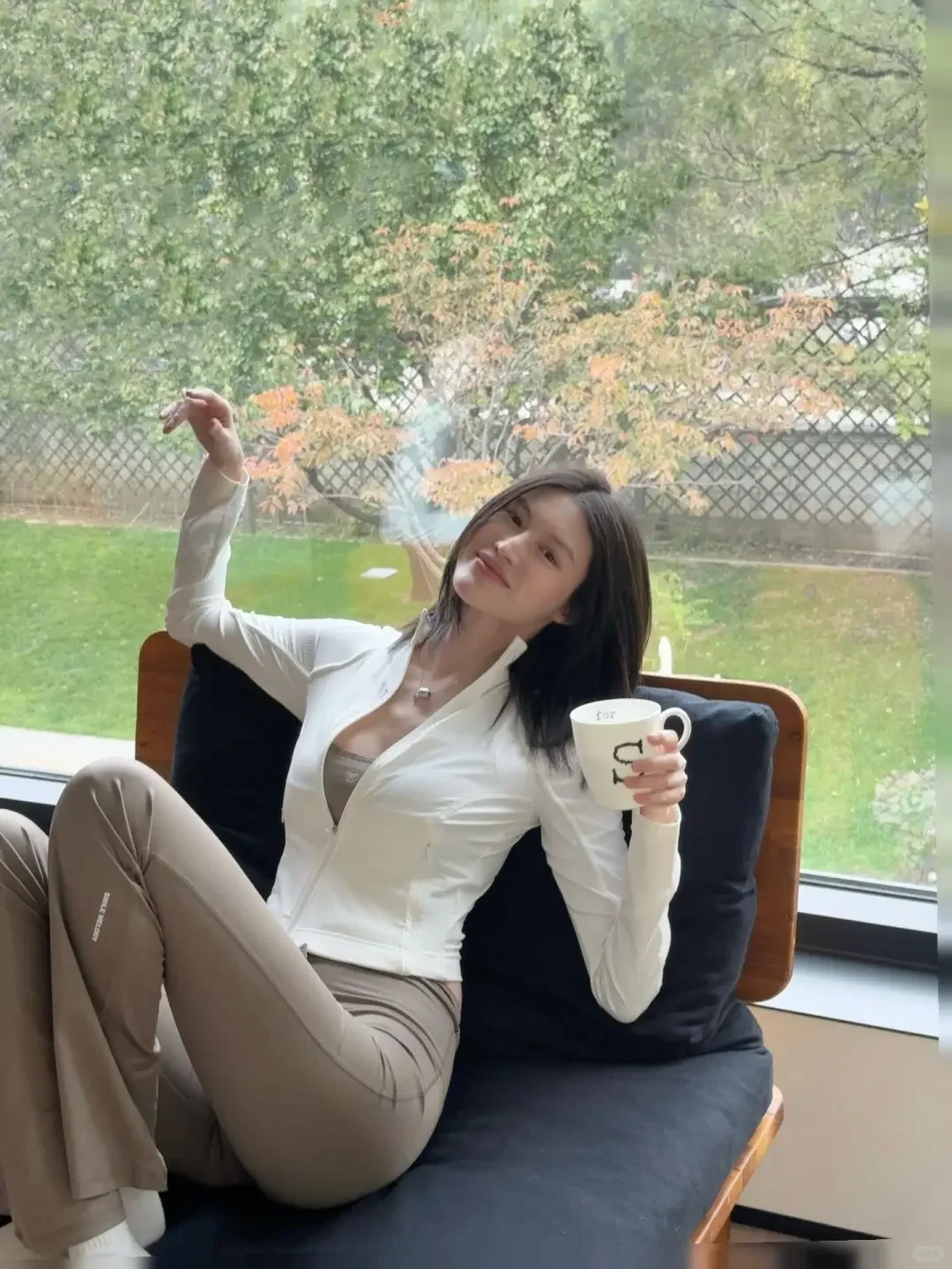 何穗产后首次晒照，上月刚与陈伟霆官宣生子