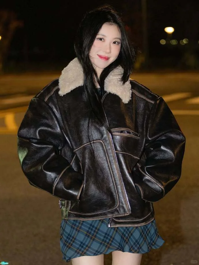 韩知名女歌手透视装开唱疑真空上阵