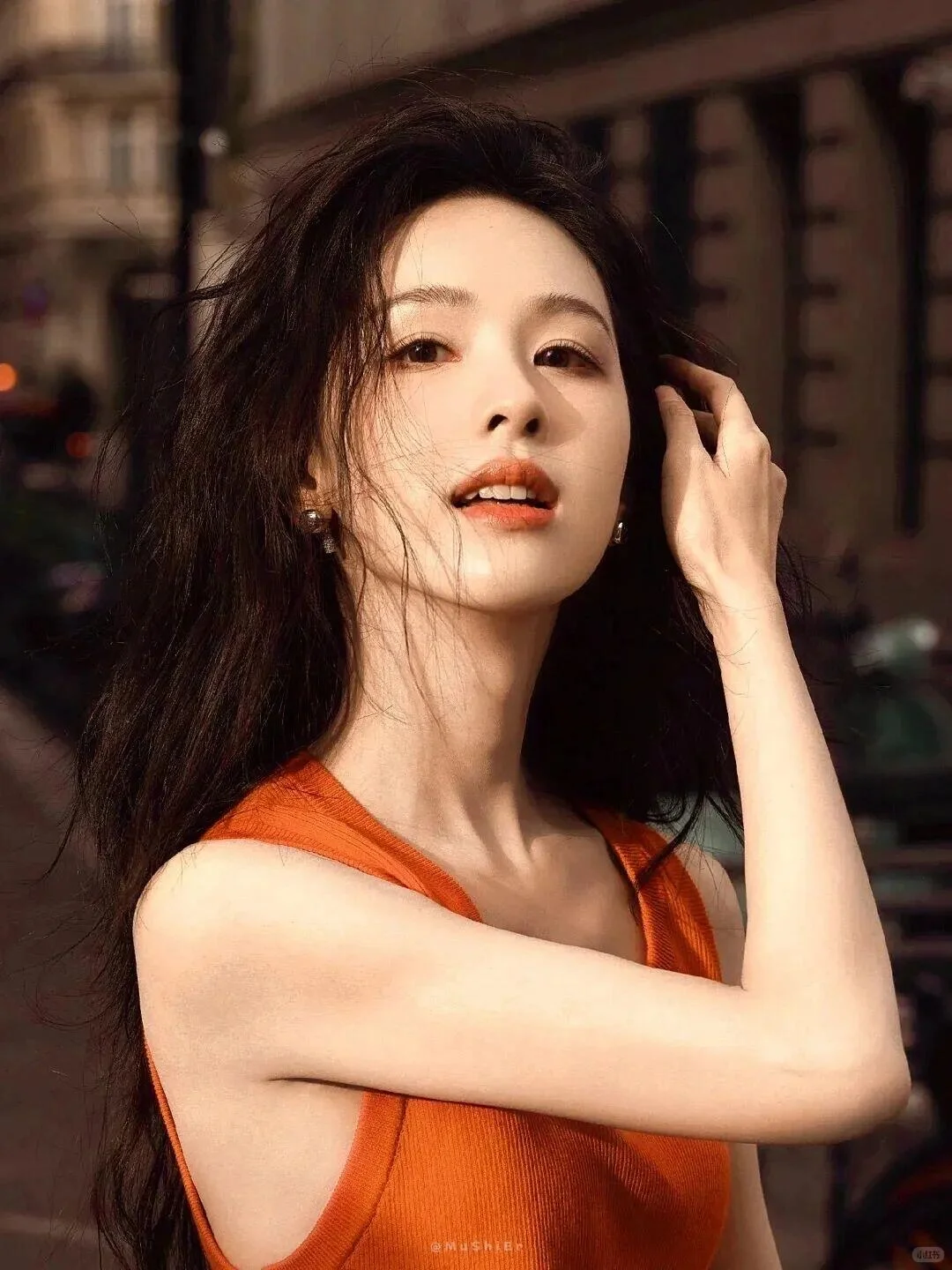 氛围感美女图片