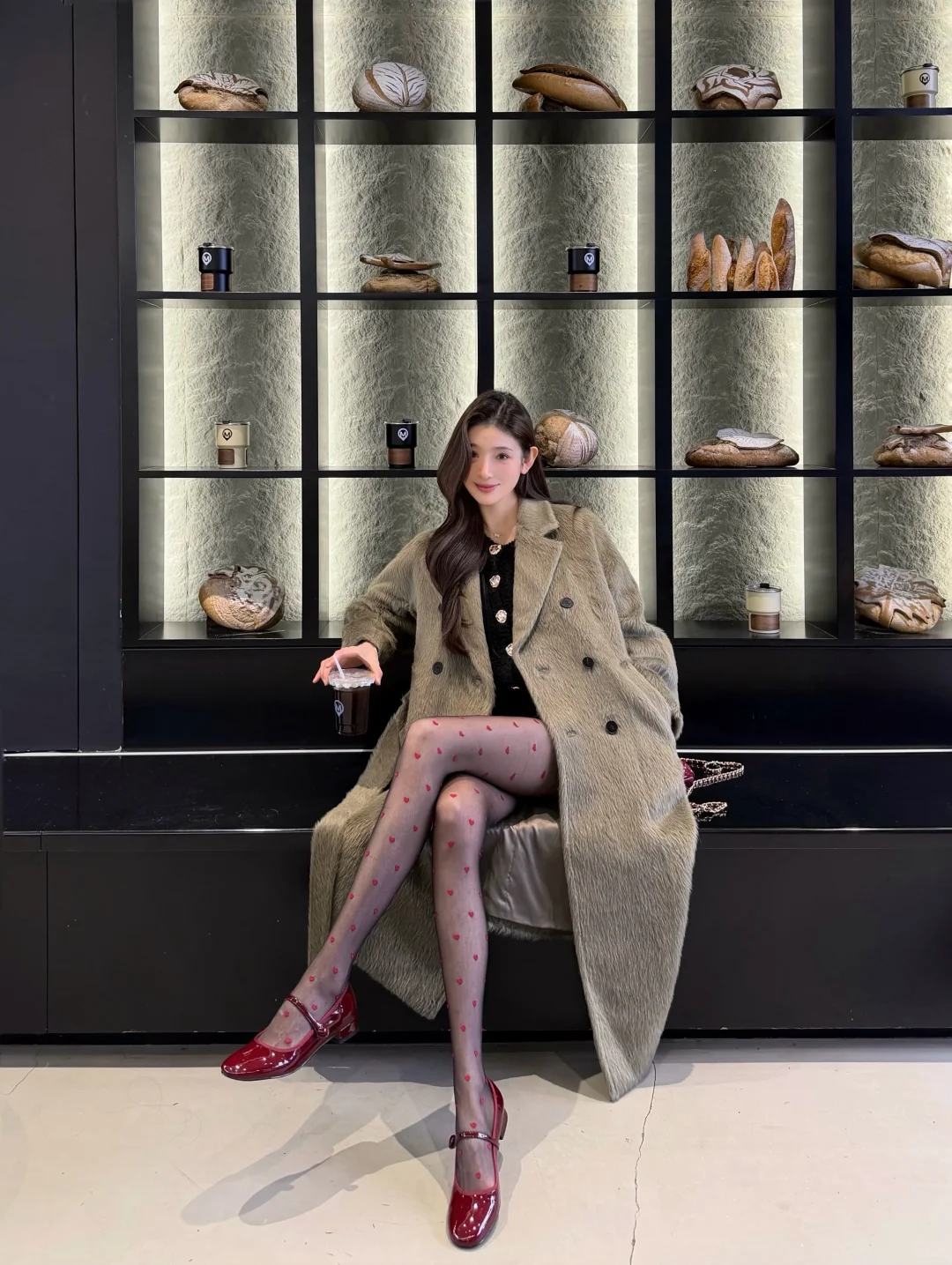 绿大衣➕红丝袜 绝美！