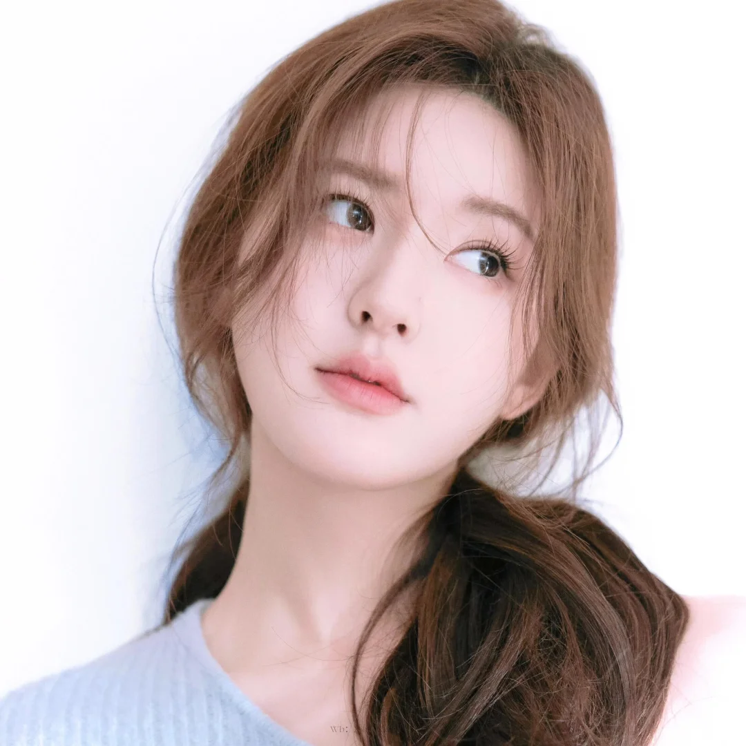 𝒘𝒆𝒄𝒉𝒂𝒕｜ 露思头像来一组