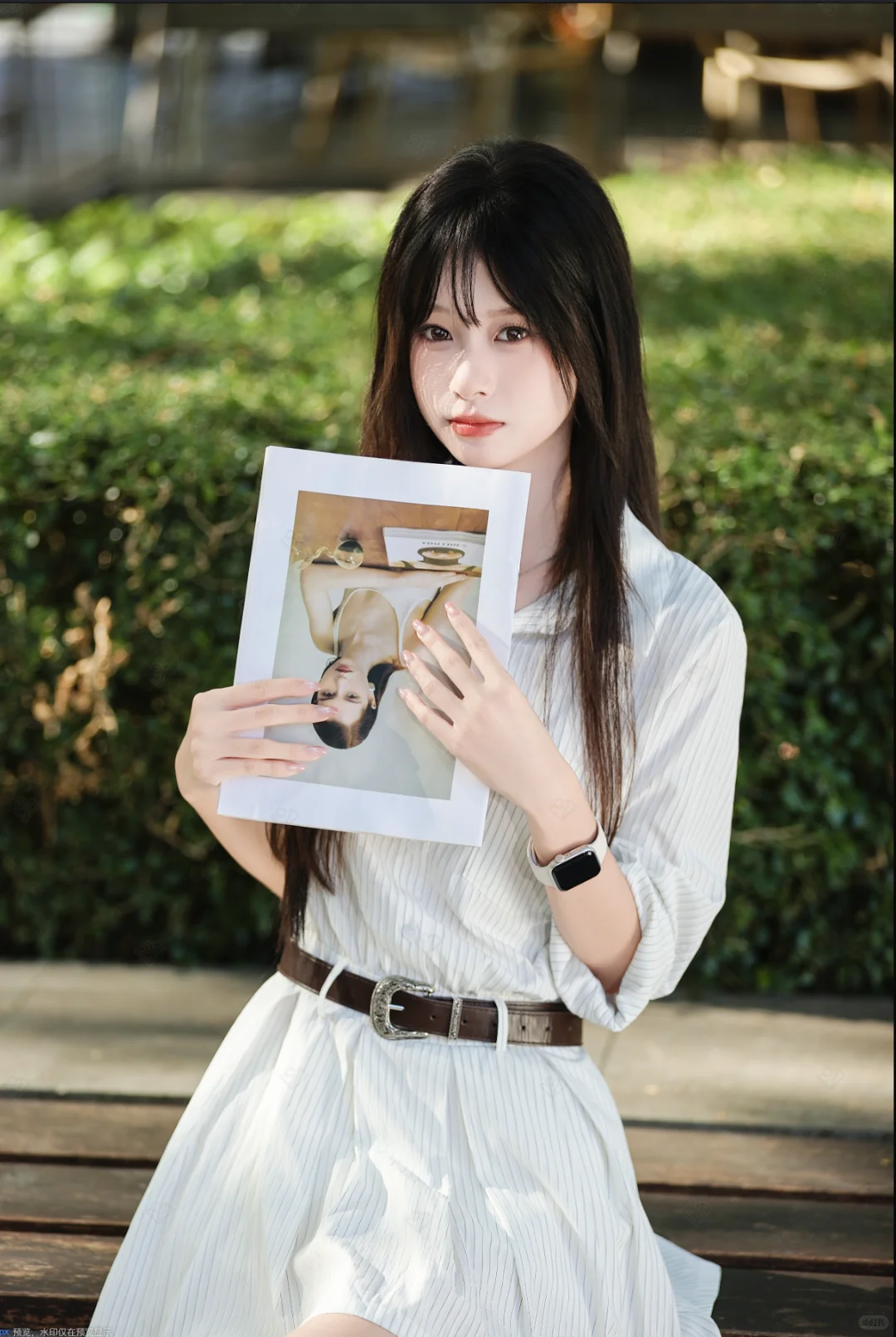 阳光正好，白色T恤与美少女的活力日常