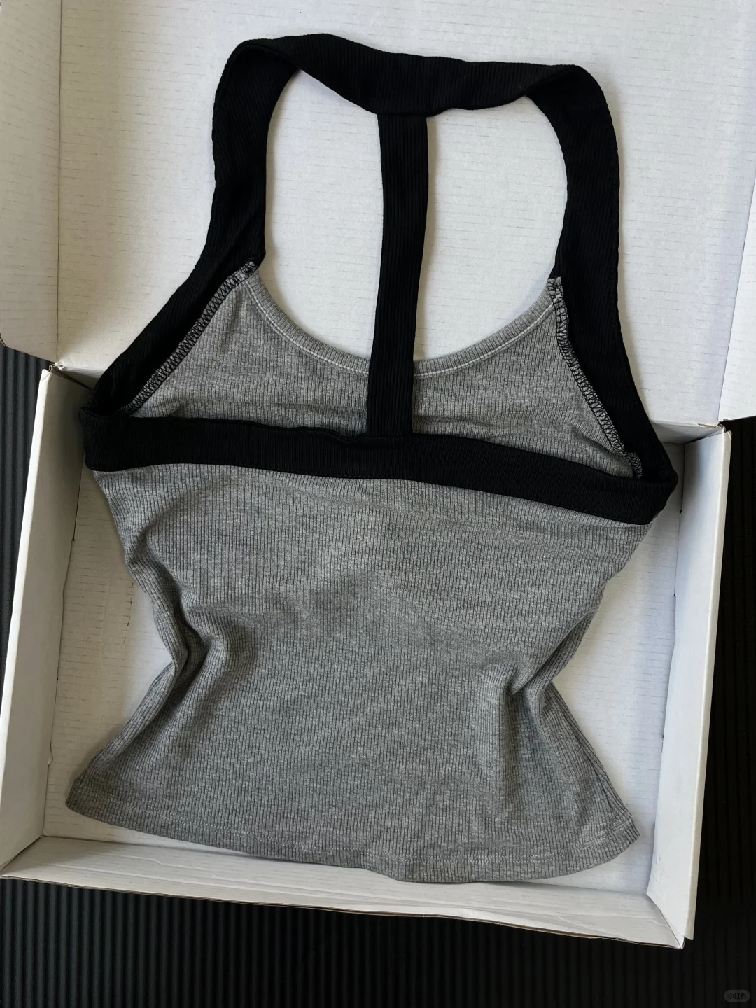 好飒啊啊啊！🖤辣妹小吊带才20+自带胸垫绝了