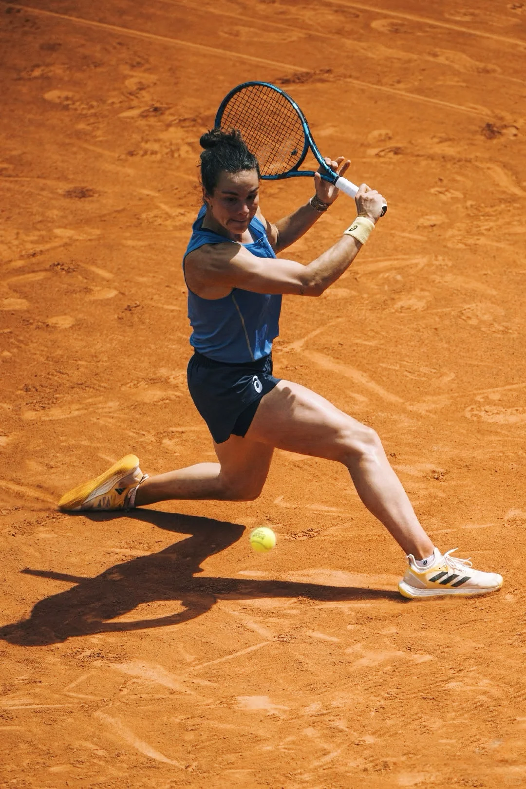 从此女孩穿短裤打网球才是标配！