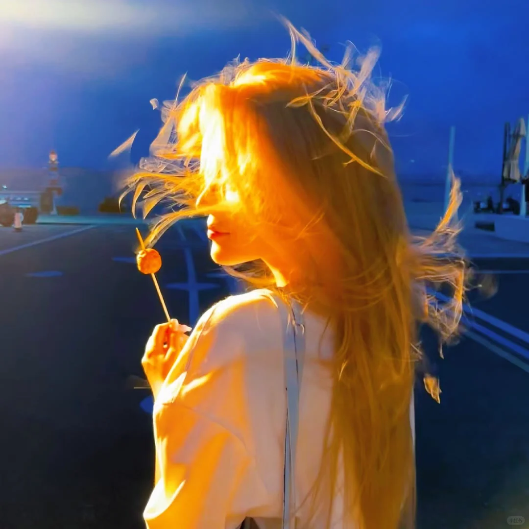 WeChat女头 | 丁达尔效应出现光就有了形状