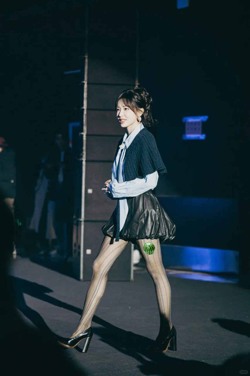 程潇 中传活动 黑丝高跟大长腿【237P】