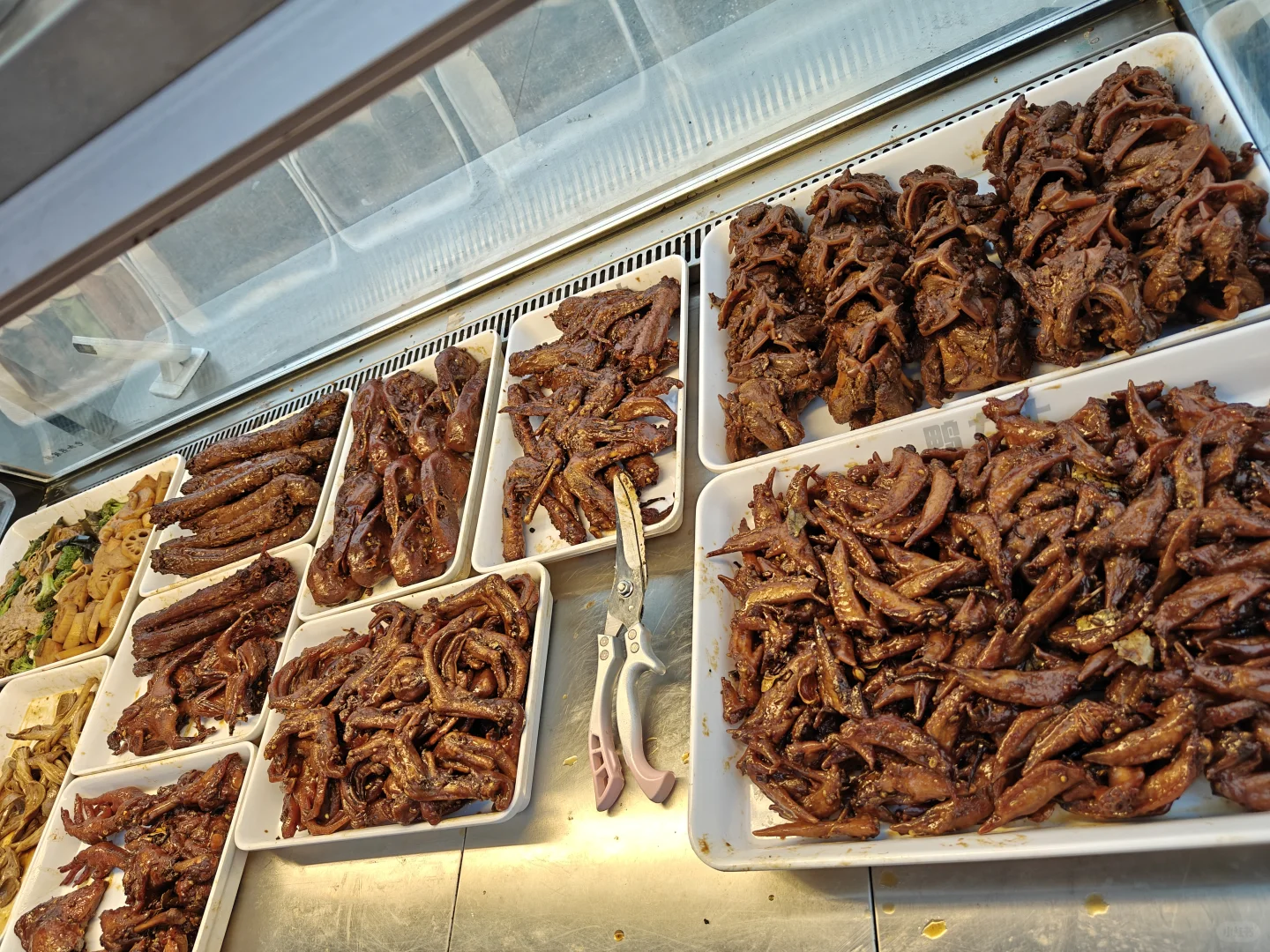 罗文市场，甜辣的鸭货