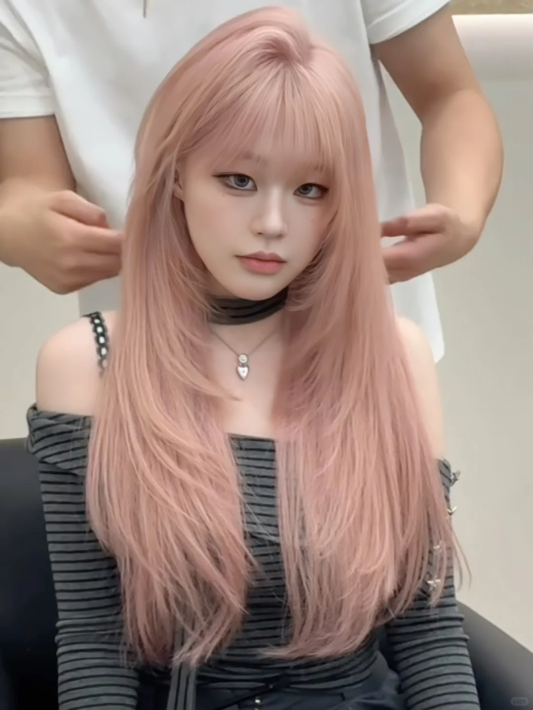 被女发型师剪发圈粉!自然感拉满