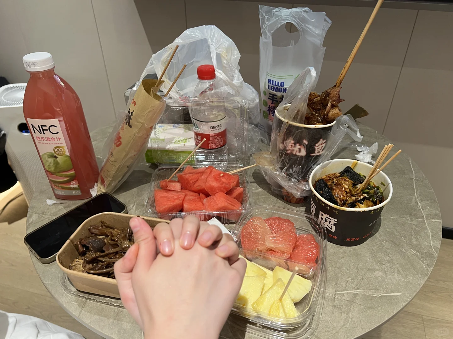 外面的那些女人嘛