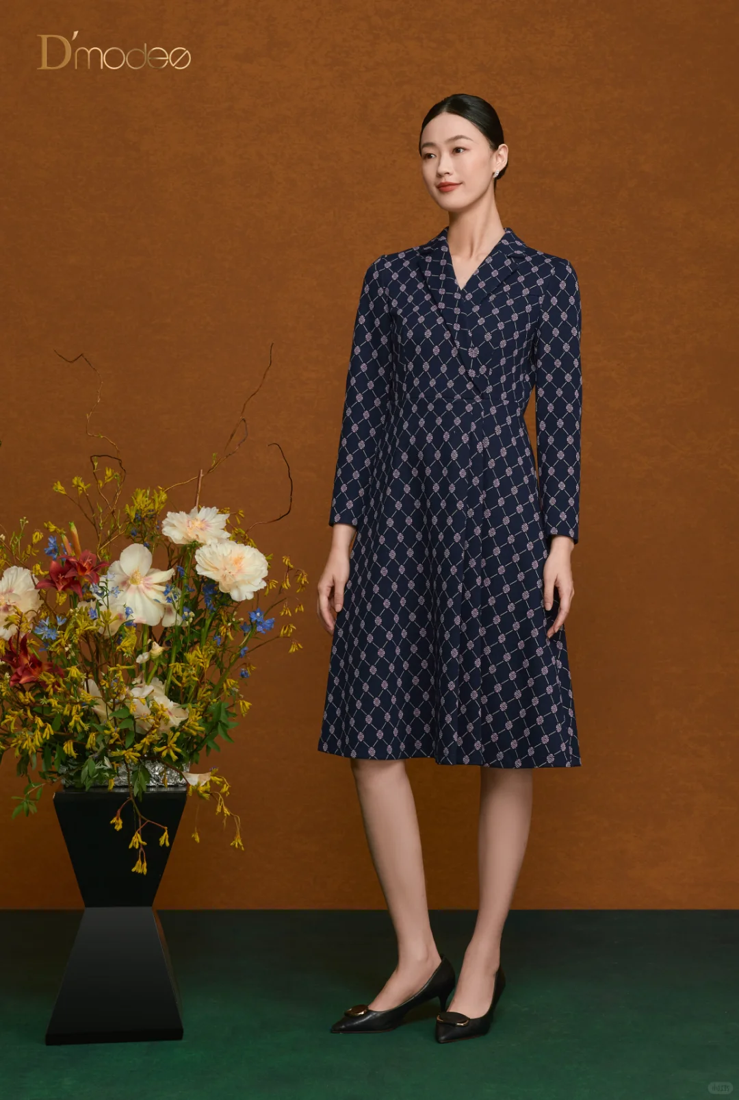 Dmodes黛玛诗·蓝幕格序