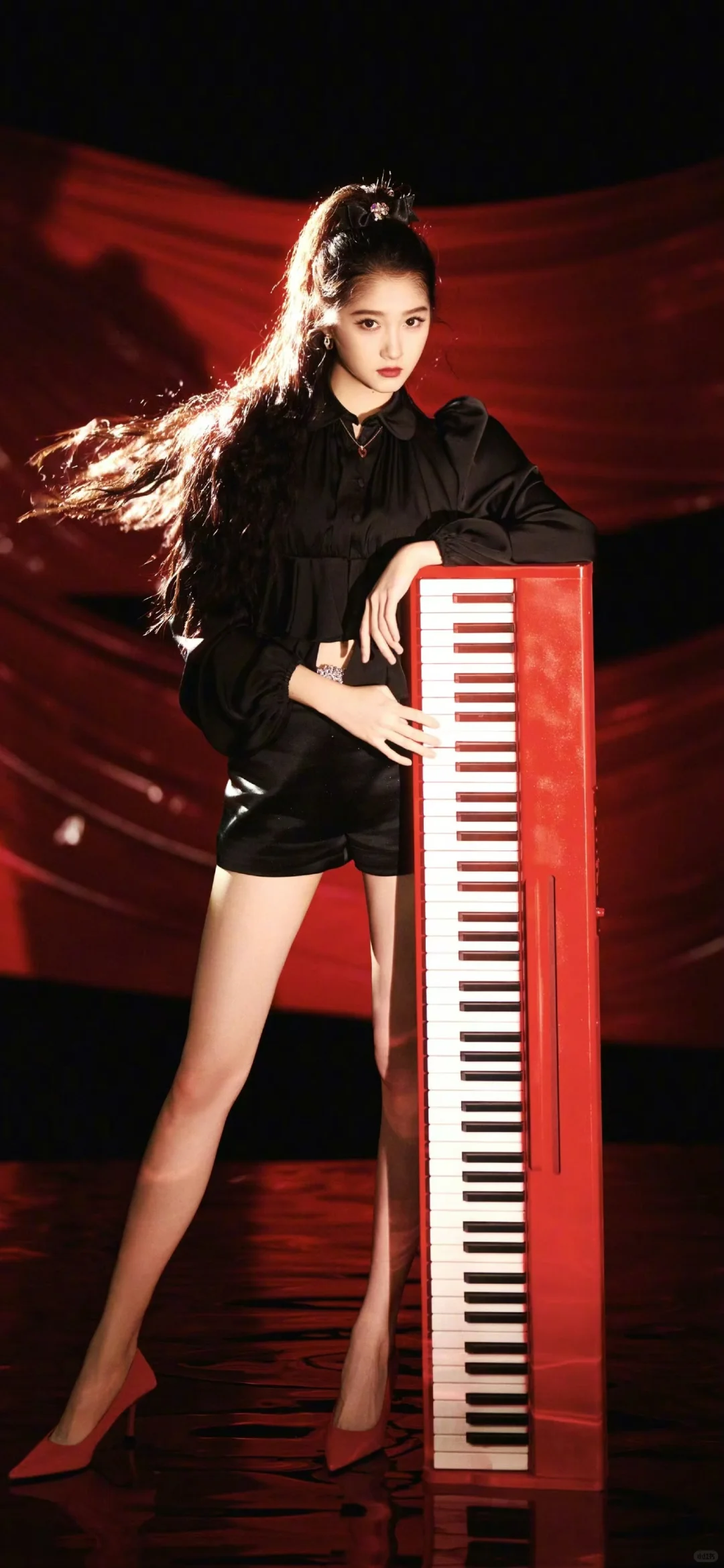 关晓彤壁纸！大长腿太美了吧