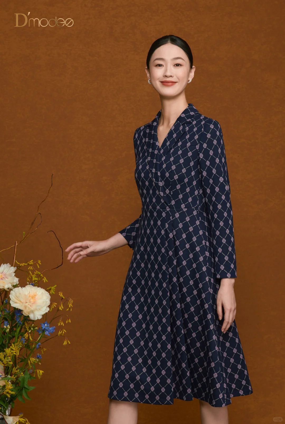 Dmodes黛玛诗·蓝幕格序