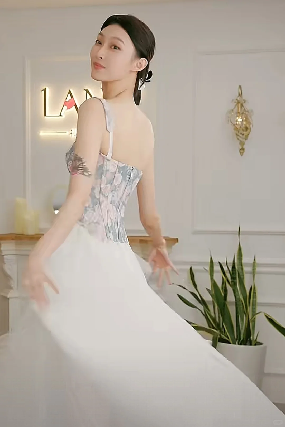 lanyi家10.9晚间场第一款彩蛋爱丽丝