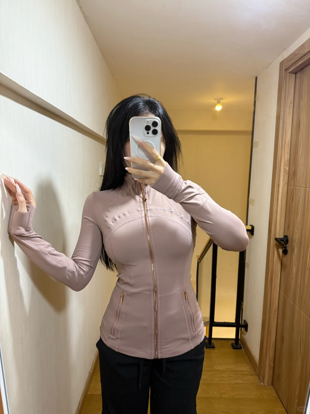 今晚和crush一起健身要穿哪个颜色呀 好纠结