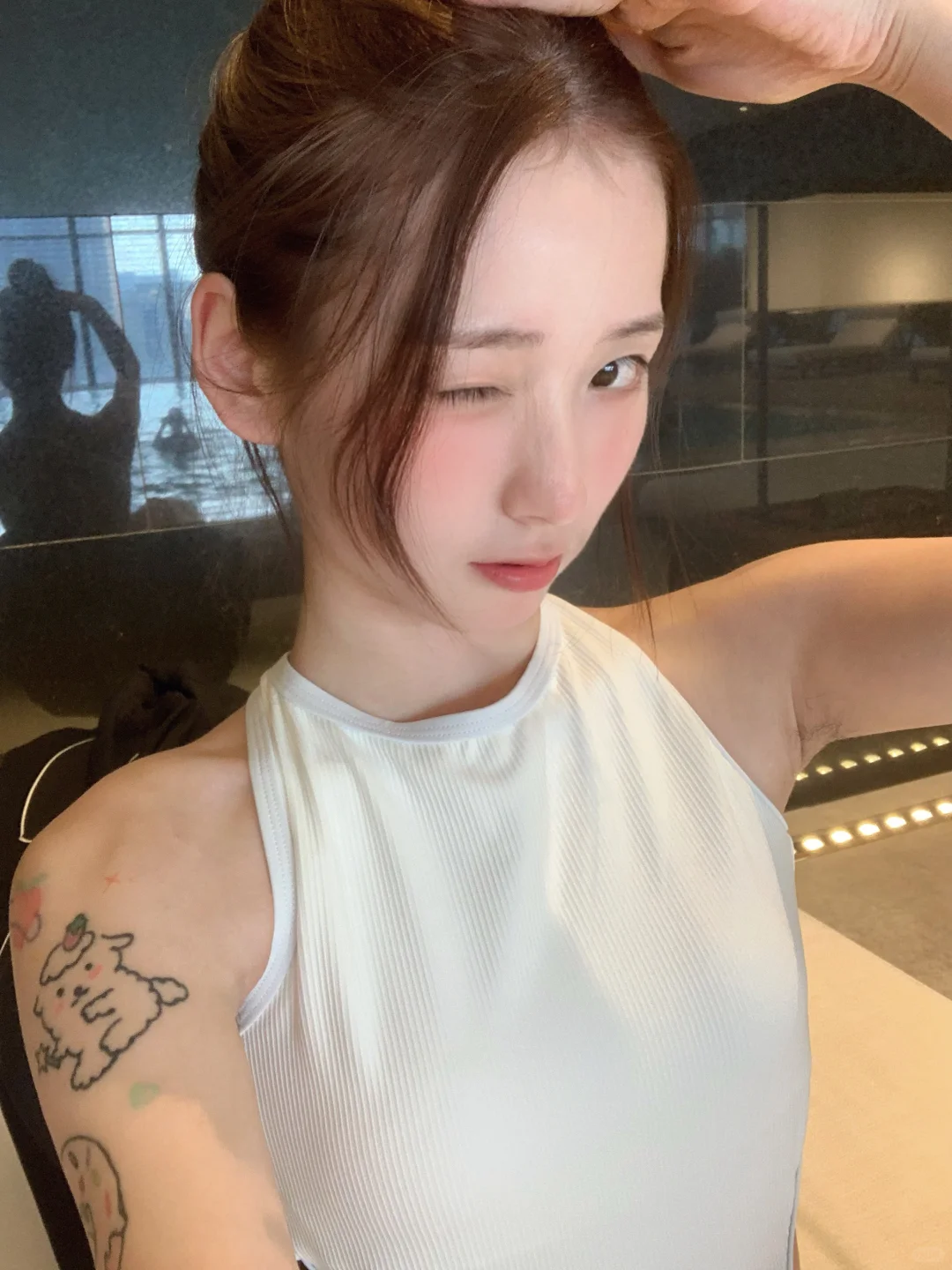 素颜游泳好舒服