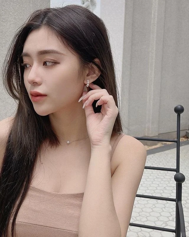 [ins美女]长相甜美的大长腿美女模特写真3