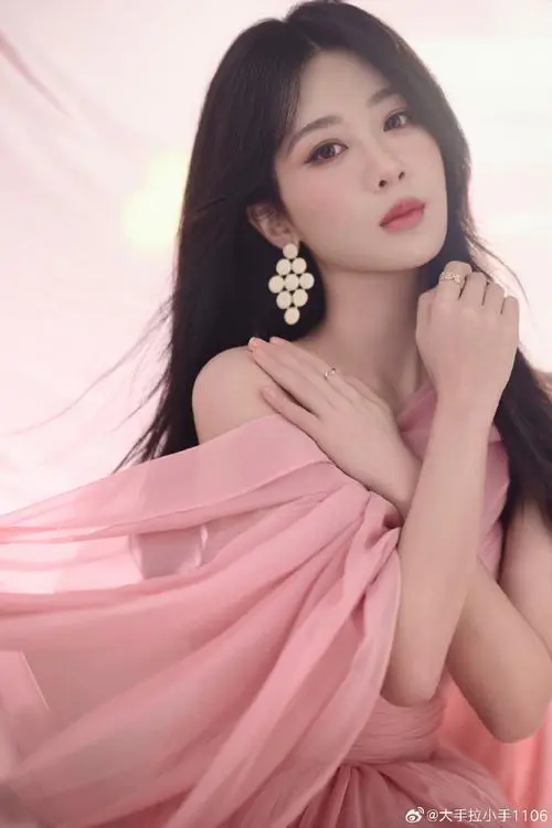 温婉佳人魅力四射