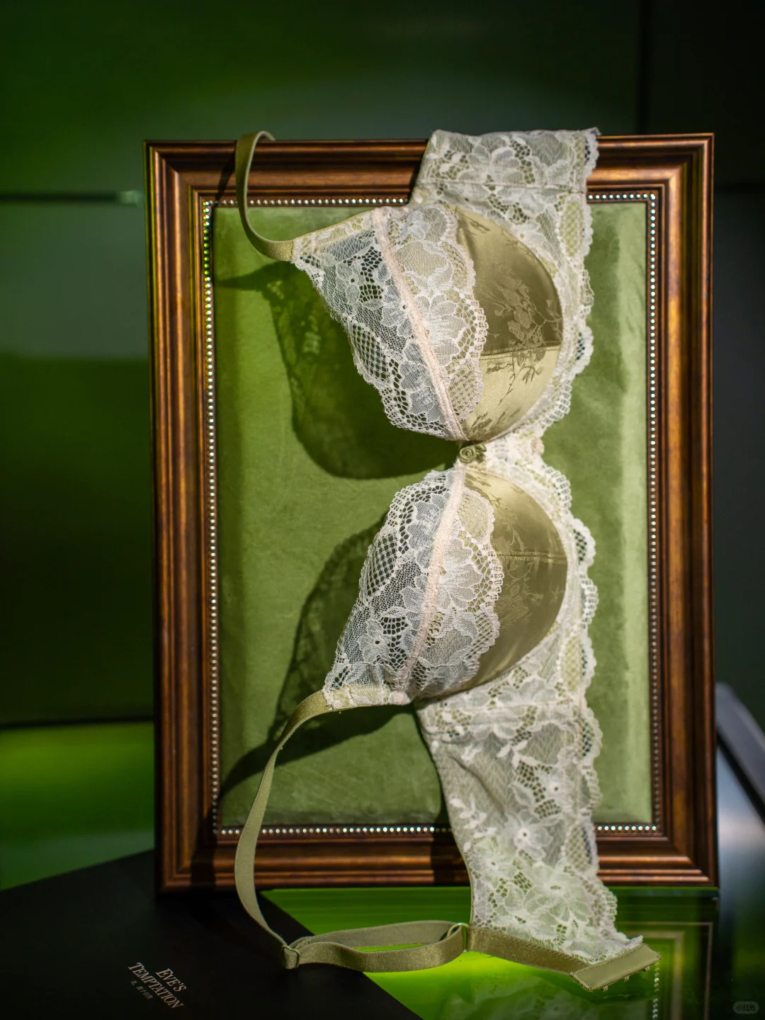 初秋氛围感~美到犯规的蕾丝内衣