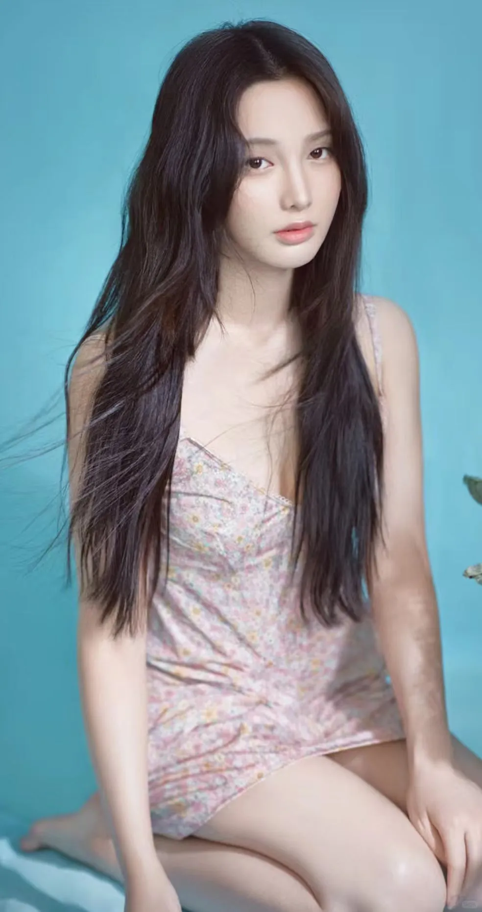 她的每一帧都美到骨子里了～