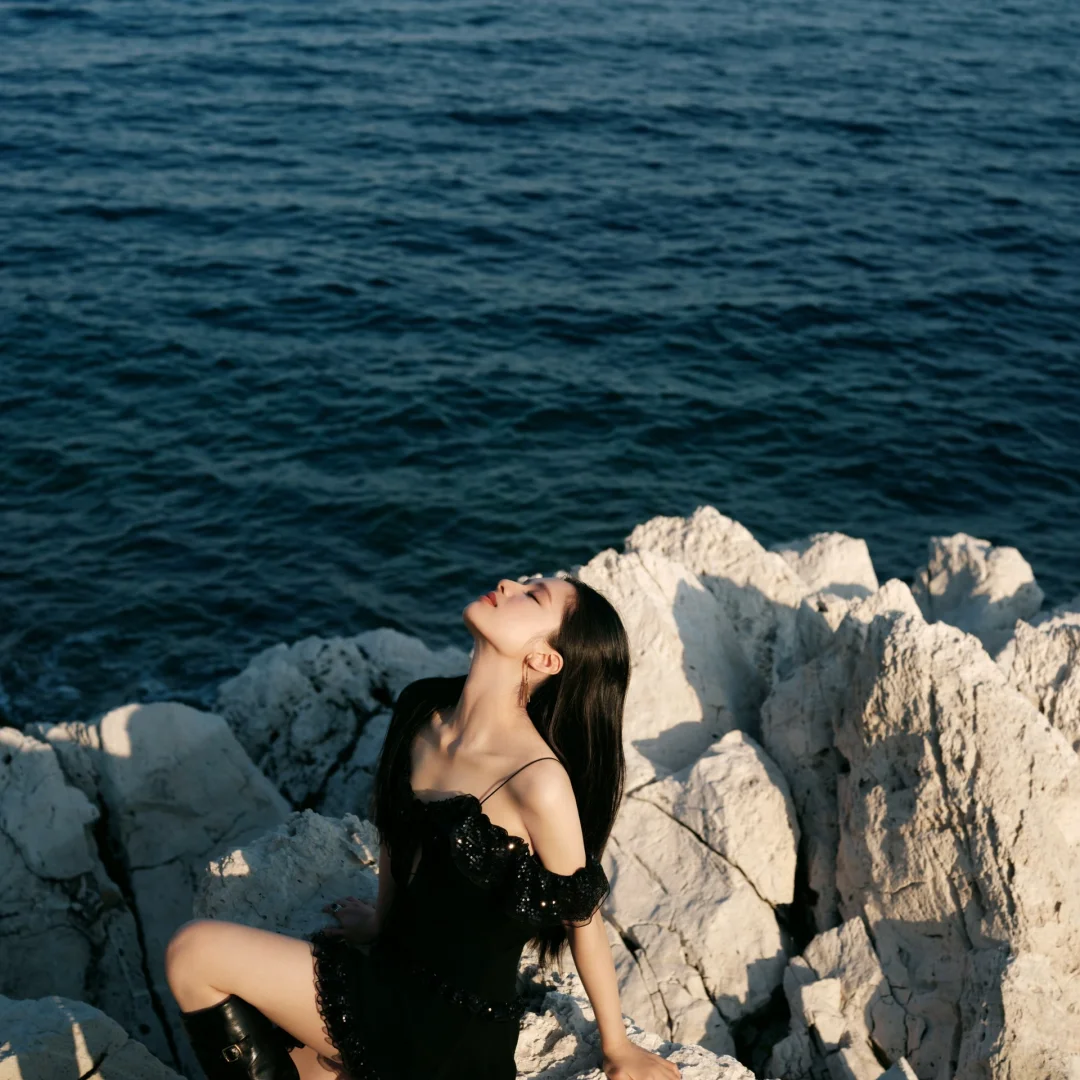 很敢说｜张婧仪这套图已经美到next level了