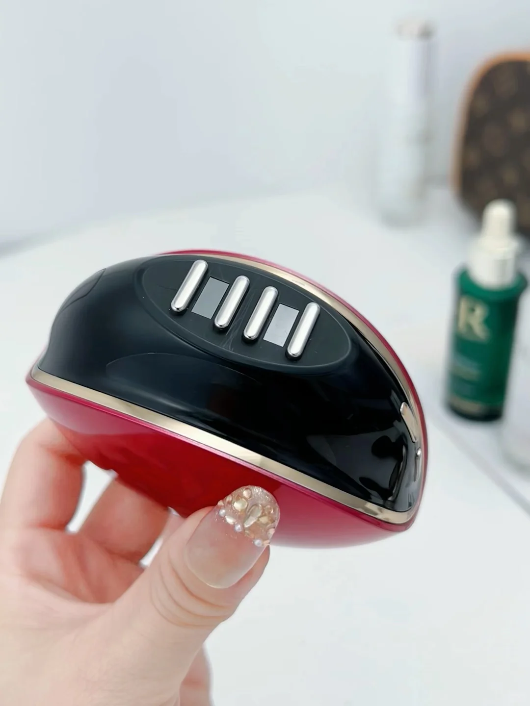 这俩美容仪怎么选？金茉or玛丽仙