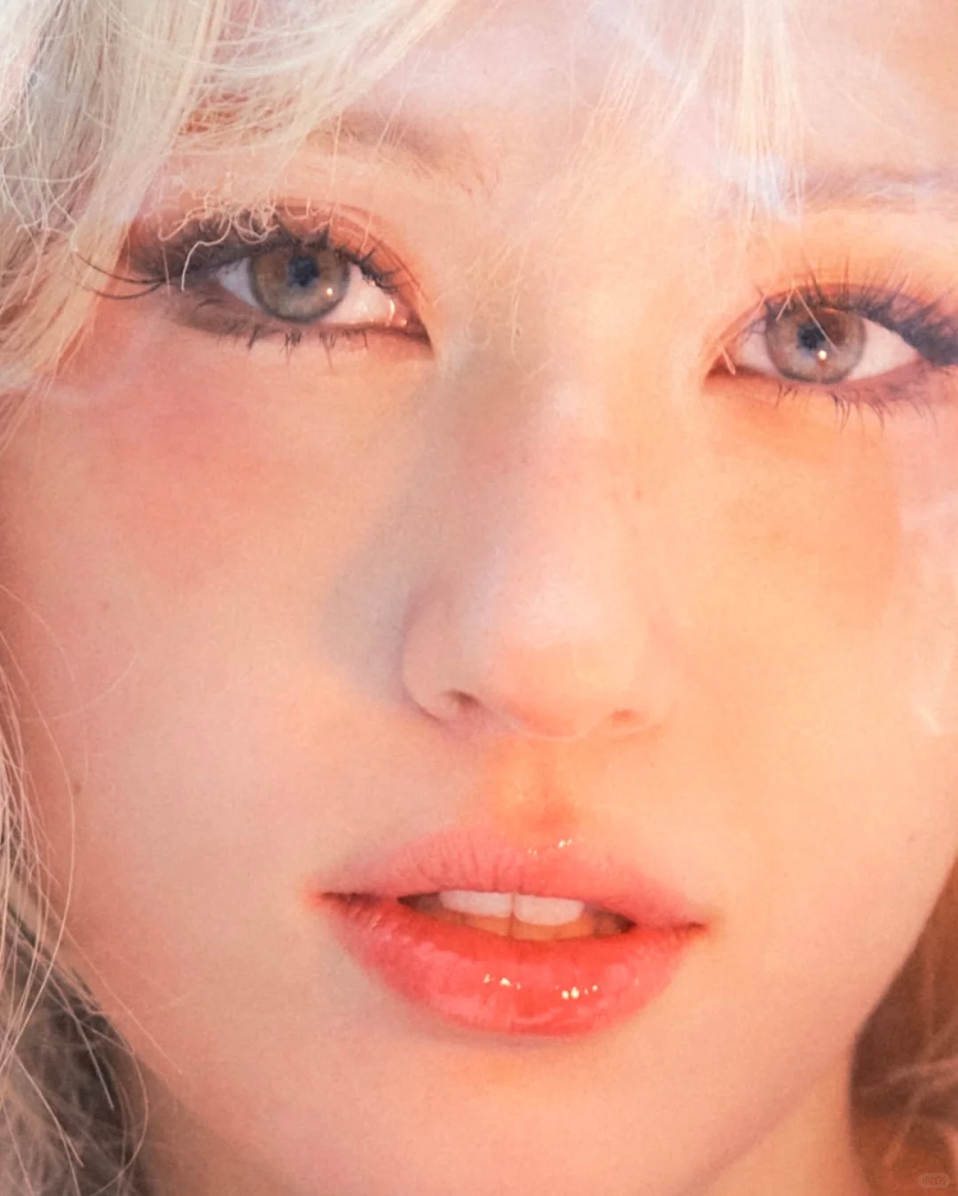 Somi彩妆新品模特图！GLYF上脸也太美了