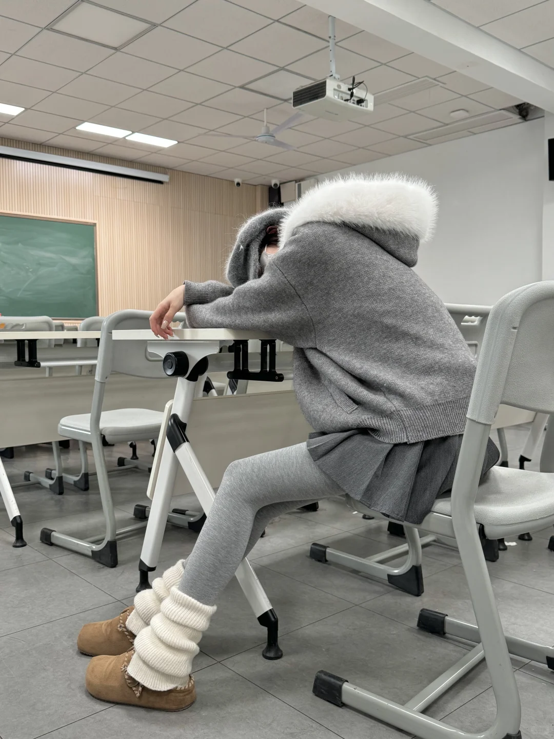 上课看到的……现在都流行这么穿了吗？