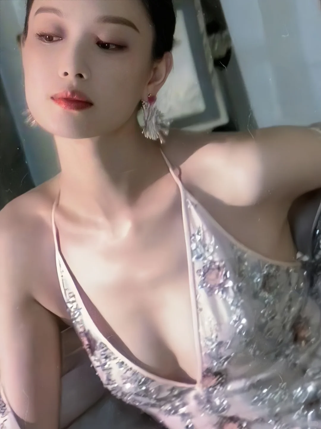 倪妮吊带裙造型生图，太美了！！！！