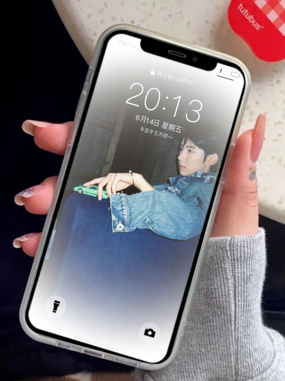 爱死这个笑容了😍太可爱啦！